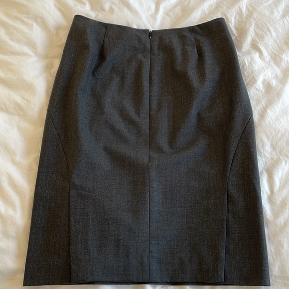 Theory gray wool pencil skirt - Picture 2 of 3
